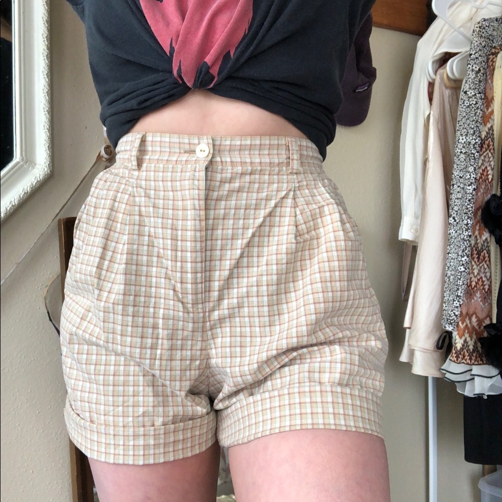 90s high rise gingham shorts